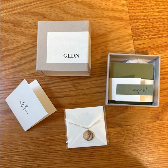 NWT GLDN silver pendant necklace with heart face - Picture 2 of 3